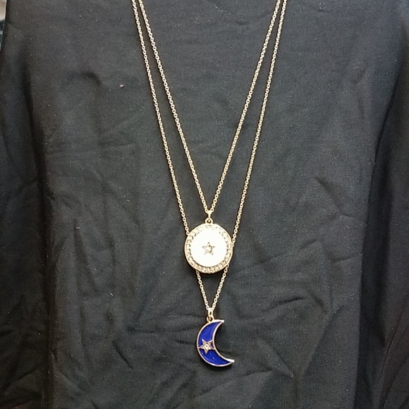 Jewelry - Gorgeous Moon and Stars necklace